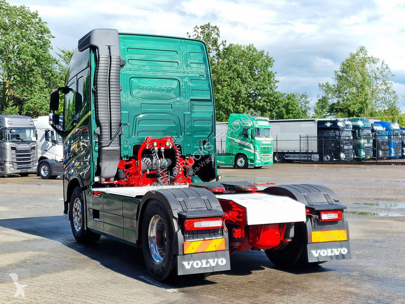 جرار Volvo 13460 Globetrotter 4x2 - ADR -...
