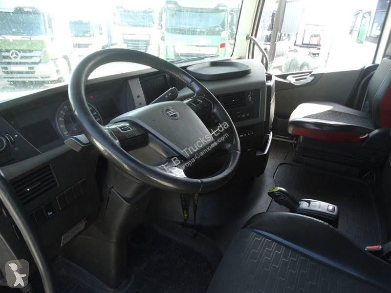 جرار Volvo