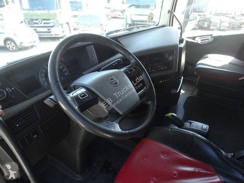 جرار Volvo