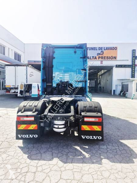 جرار Volvo