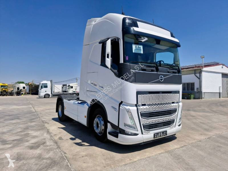 جرار Volvo