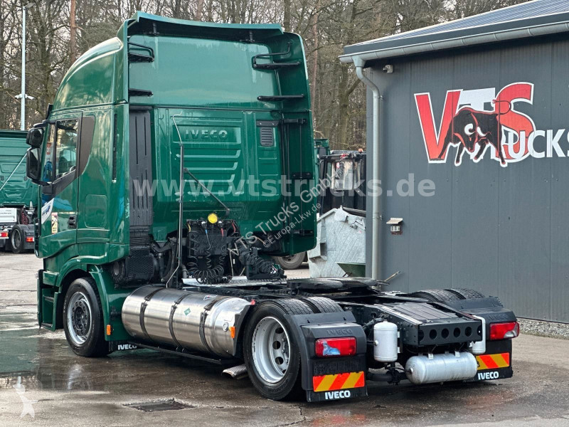 Iveco 460 NP 4x2 LNG tractor unit