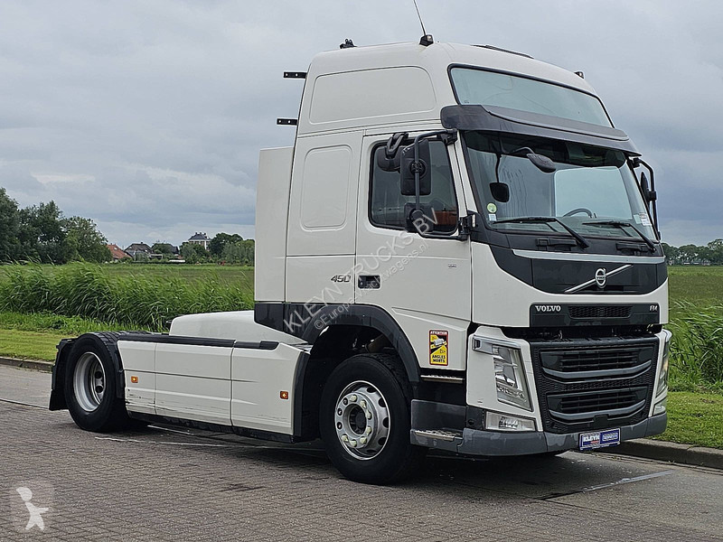 جرار Volvo 450