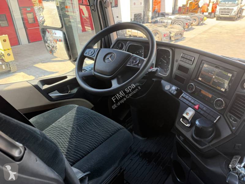 جرار Mercedes