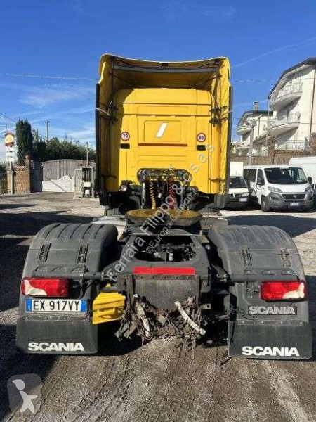 جرار Scania 490