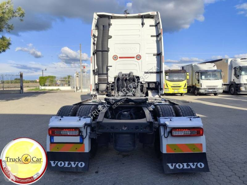 جرار Volvo