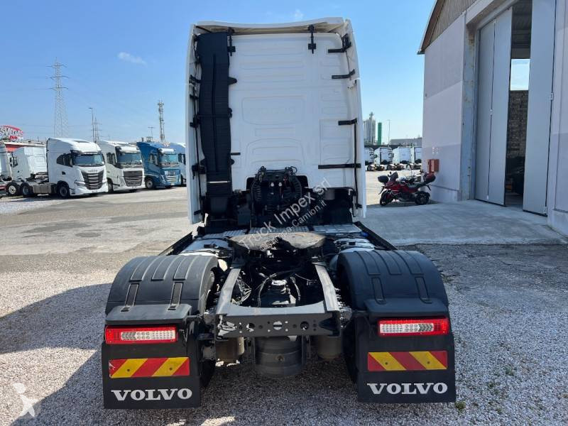 جرار Volvo