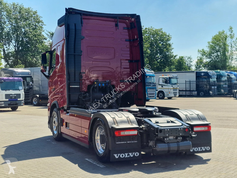 جرار Volvo 13540 Aero Globetrotter XL 4x2 - New...