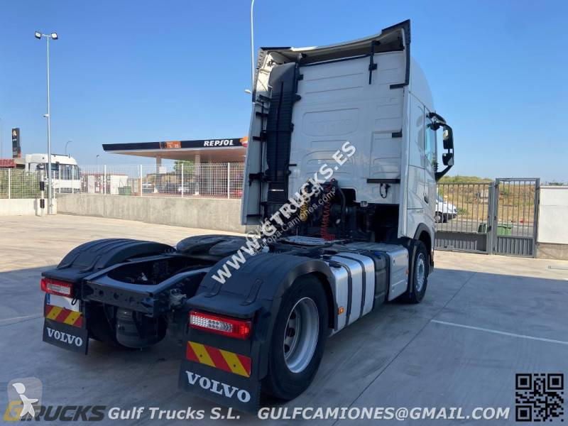 جرار Volvo