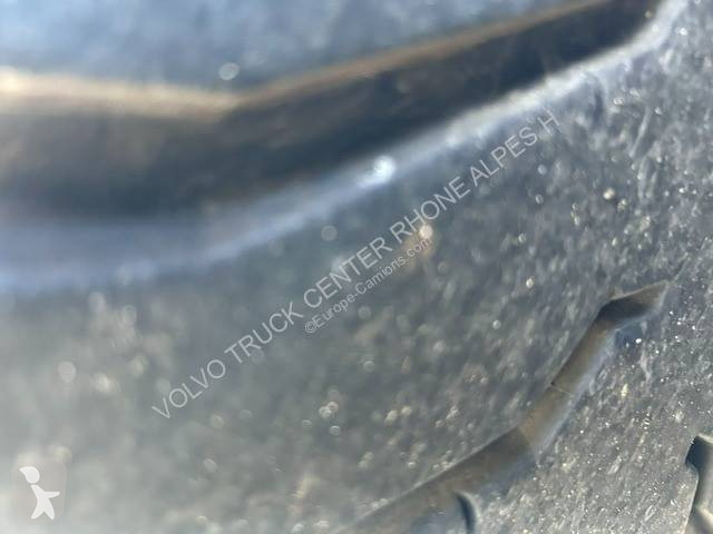 جرار Volvo