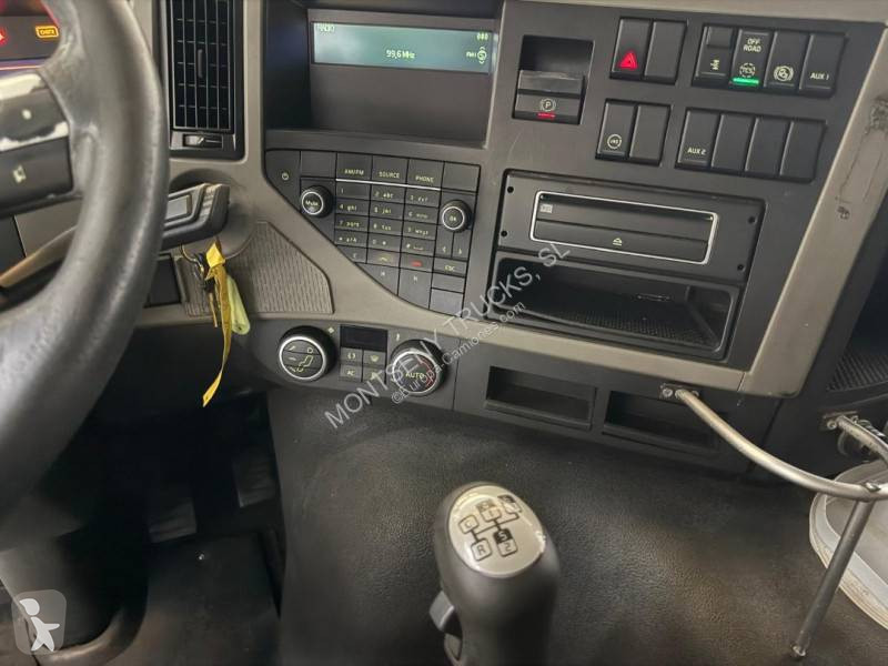 جرار Volvo
