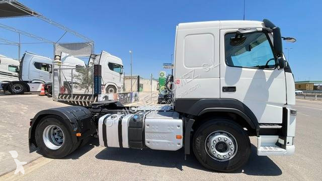 جرار Volvo