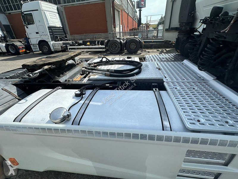 Iveco 480 tractor unit