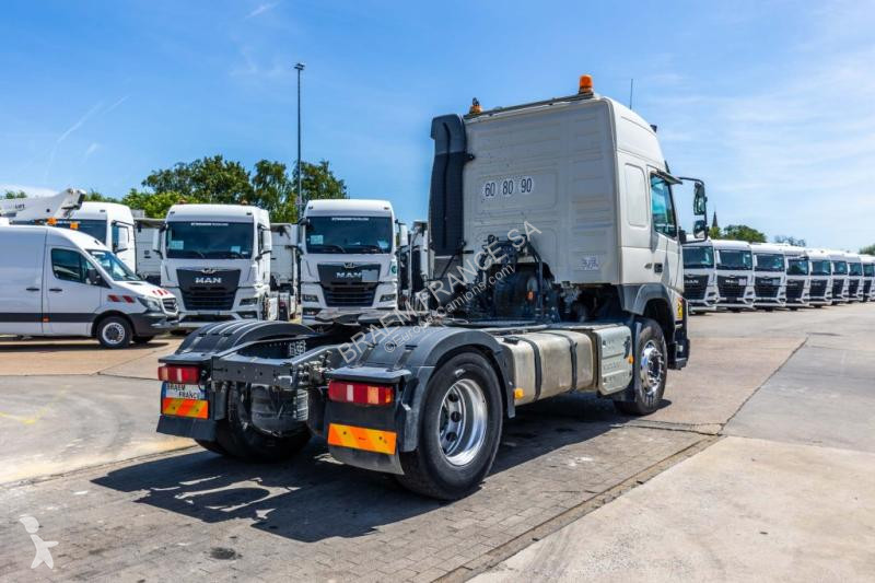 جرار Volvo GLOB 460+HYDR