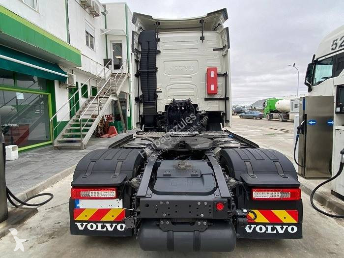 جرار Volvo