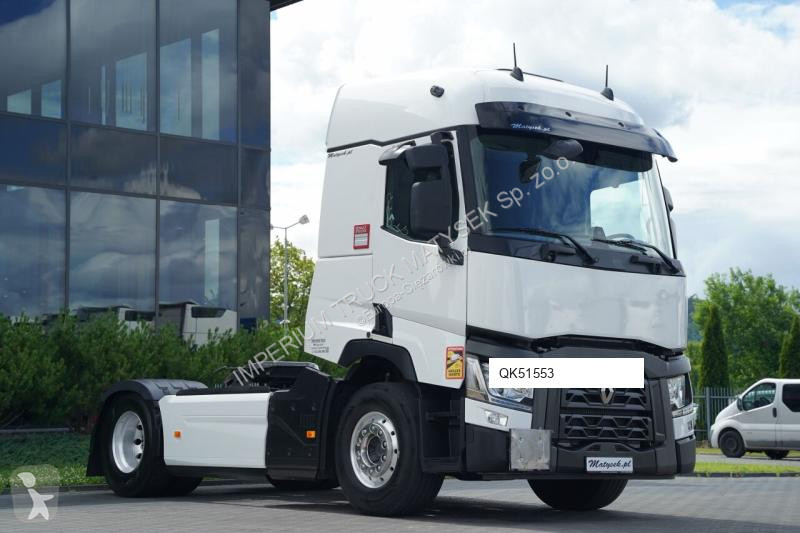 Влекач Renault T 520