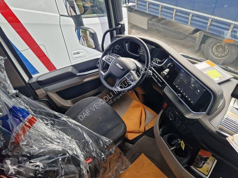 جرار DAF XG  FT 4X2