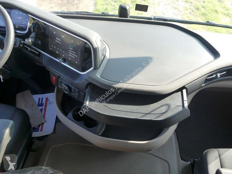 جرار DAF XG  FT 4X2