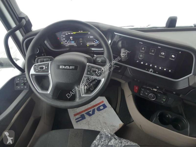 جرار DAF XG  FT 4X2