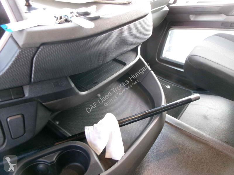 جرار DAF XFn  FT LOW DECK 4X2