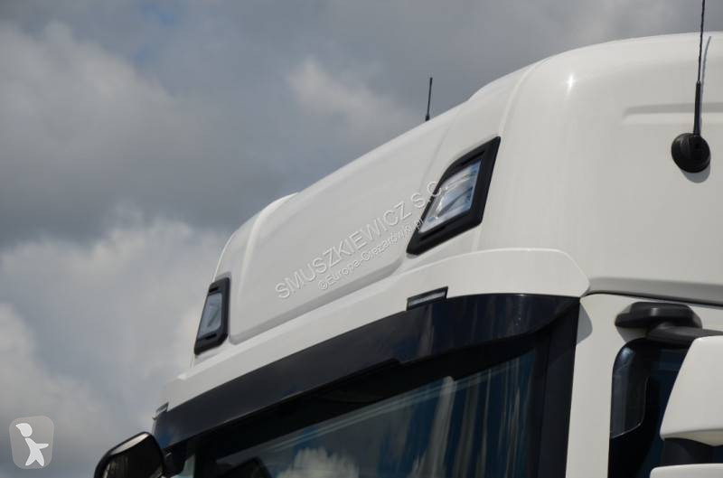 Влекач Scania