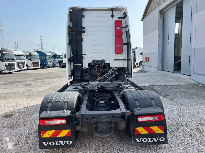 جرار Volvo