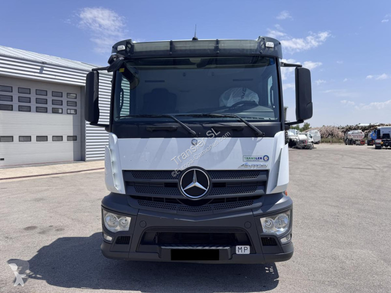 جرار Mercedes ANTOS 1843