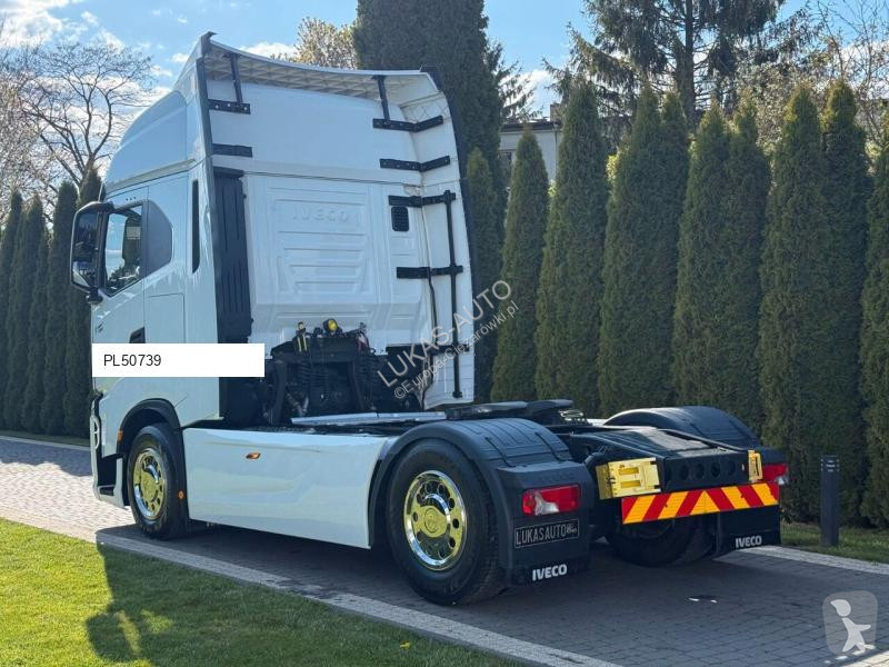 جرار Iveco 530 RETARDER TWO FRIGDE