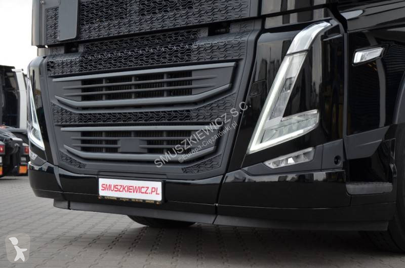 جرار Volvo