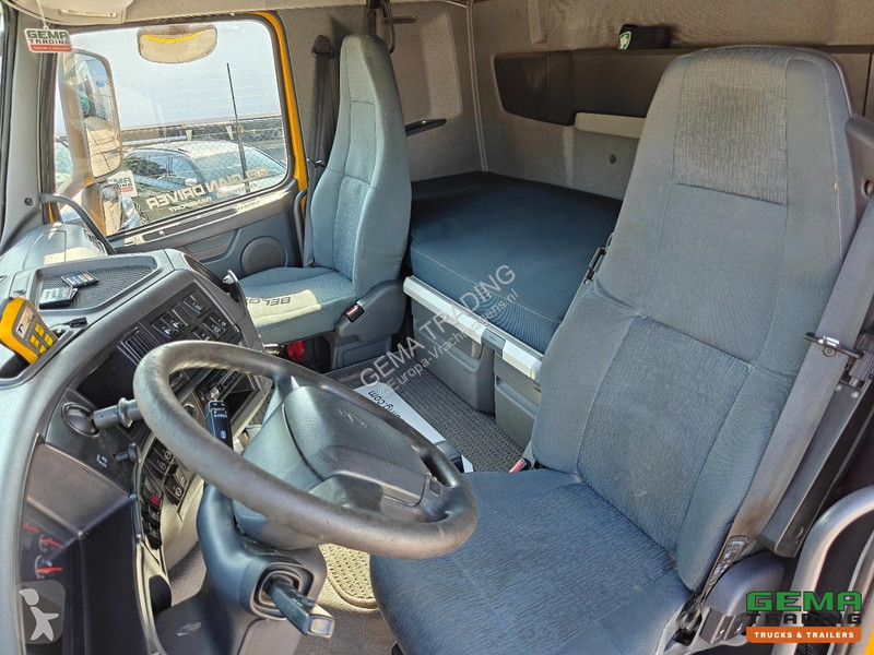 جرار Volvo 420 4x2 GlobeTrotter Euro5 -...