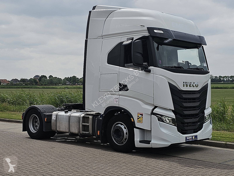 جرار Iveco AS440S49