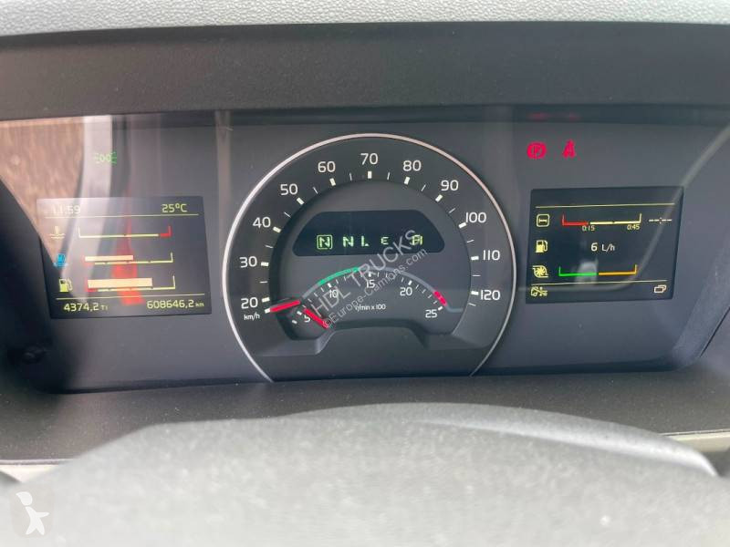 جرار Volvo