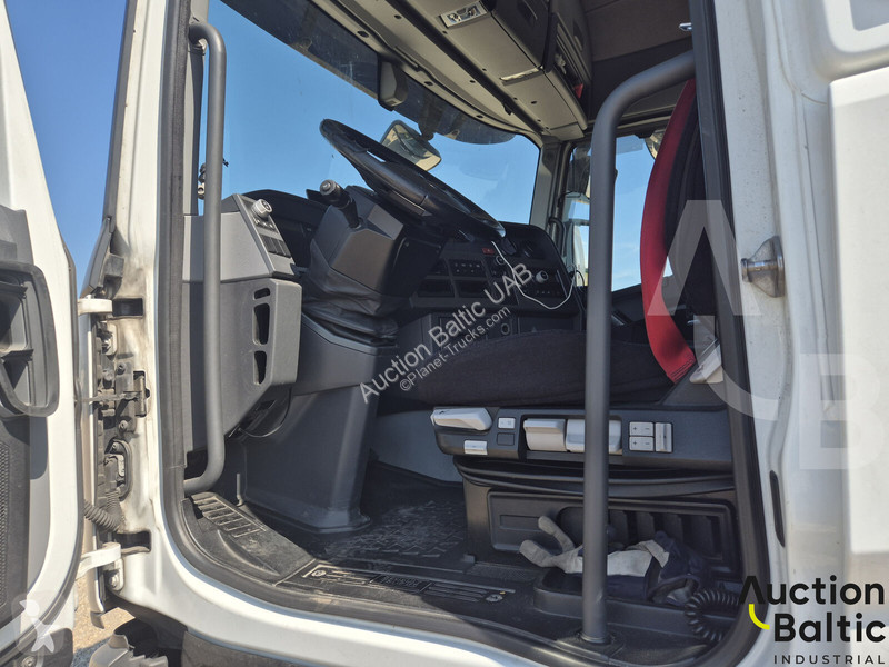 جرار Renault T460
