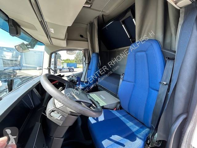 جرار Volvo