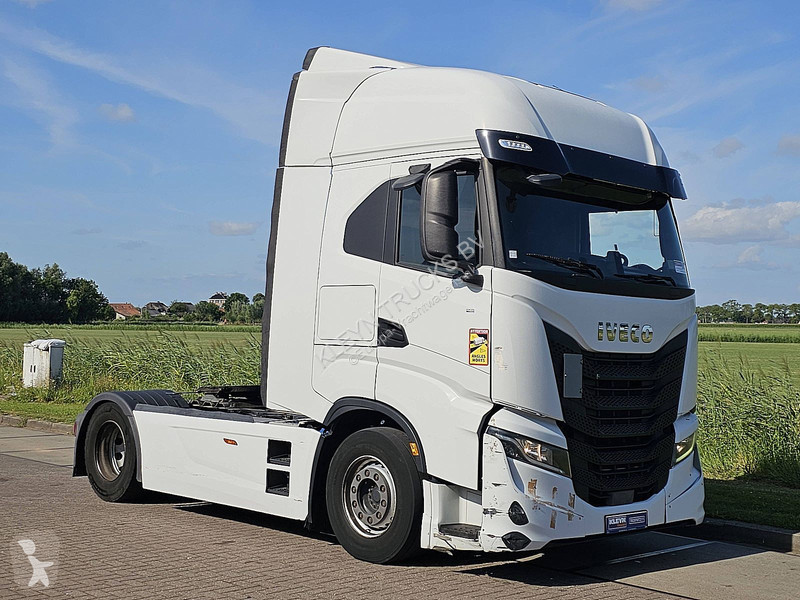 جرار Iveco AS440S51
