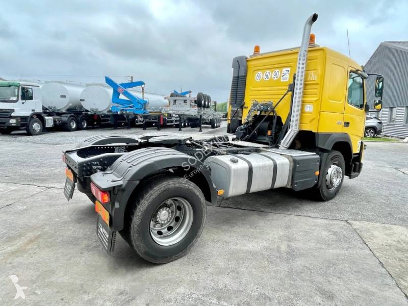 جرار Volvo
