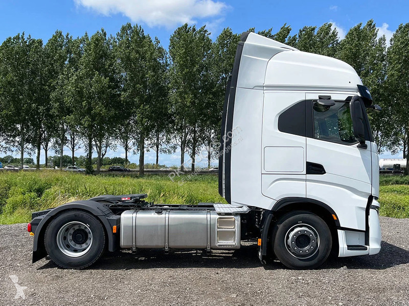 جرار Iveco S-Way AS440S43T/P AT Tractor Head (8...