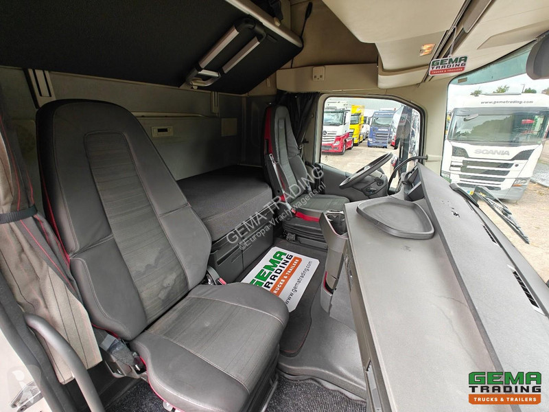 جرار Volvo 420 4X2 GlobeTrotter Euro 6B -...