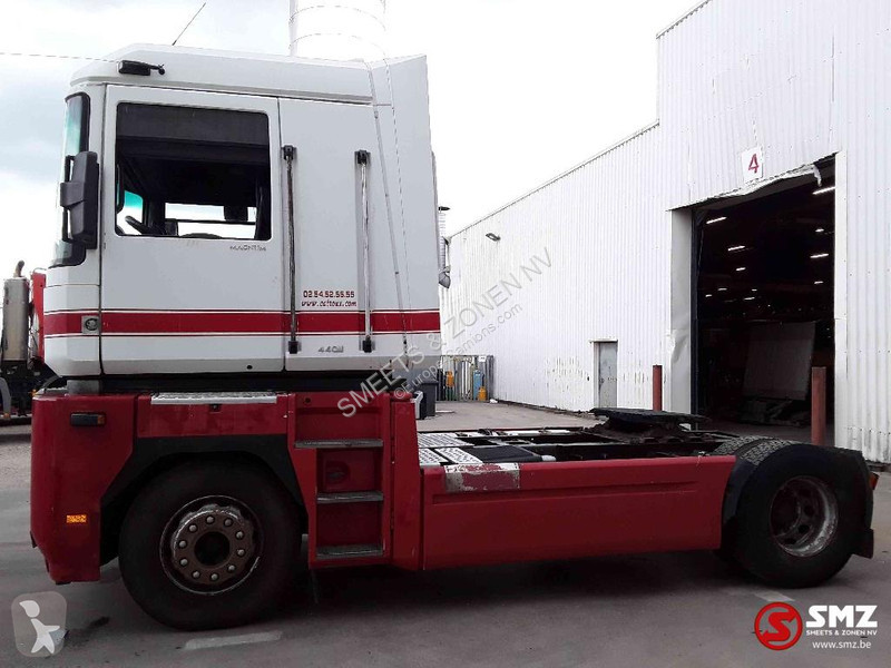 جرار Renault 440