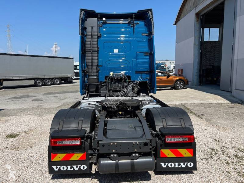 جرار Volvo