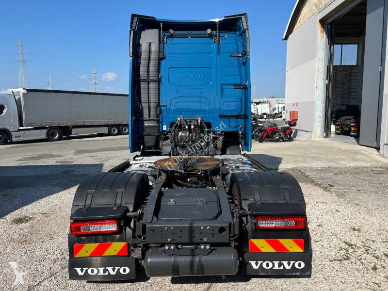 جرار Volvo
