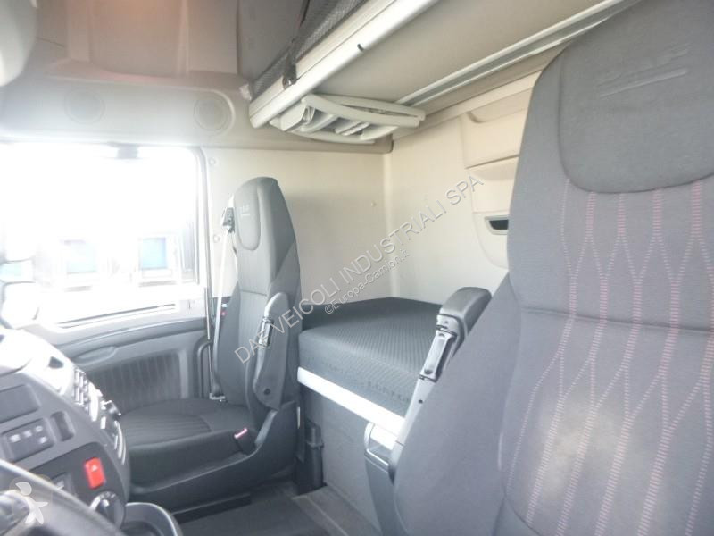 جرار DAF XF  FT 4X2