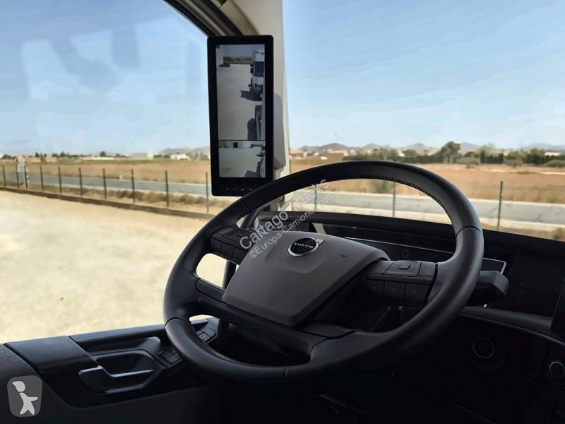 جرار Volvo