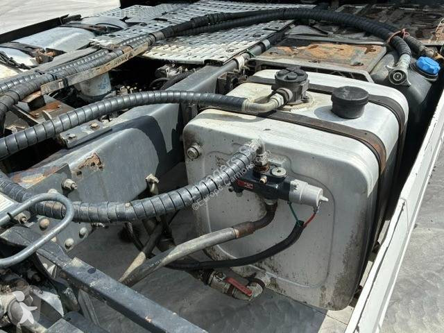 جرار Volvo