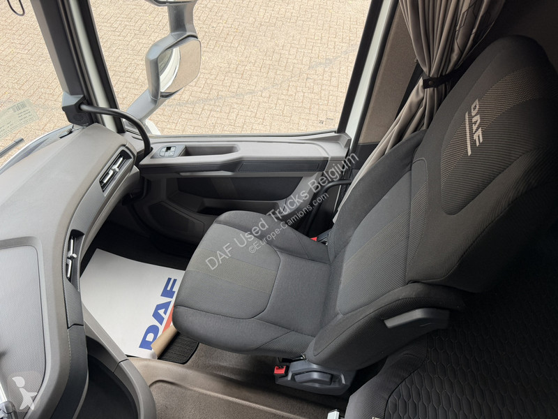 جرار DAF XFn  FT 4X2