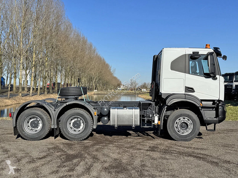 جرار Iveco T-Way AT720T43TH AT ADR Tractor Head...