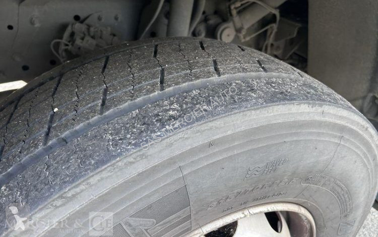 Cabeza tractora Mercedes