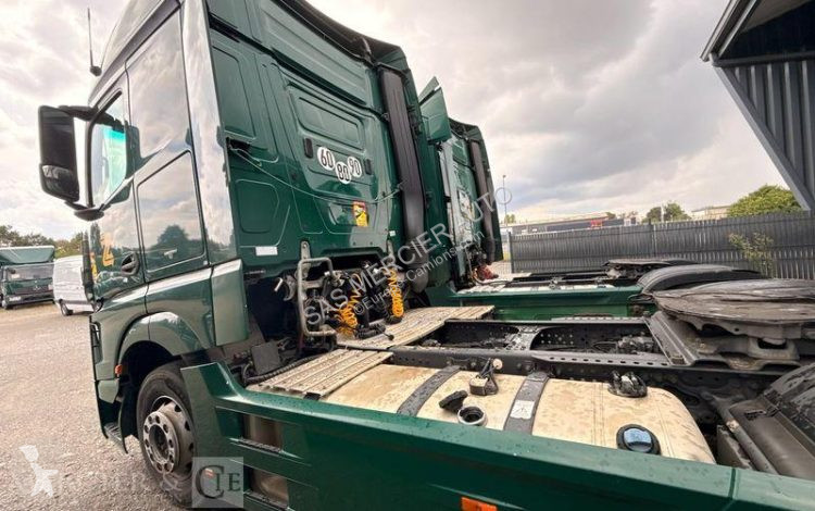 Cabeza tractora Mercedes
