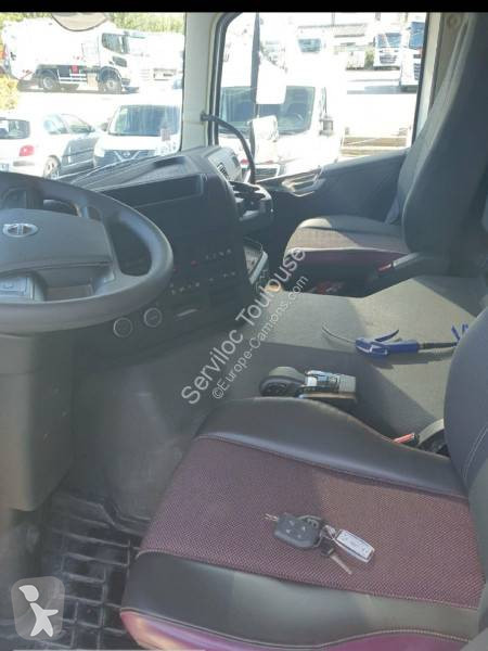 جرار Volvo