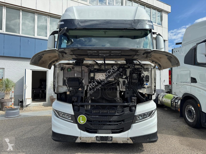 جرار Iveco 460 4X2 EURO 6 + INTARDER + ALCOA